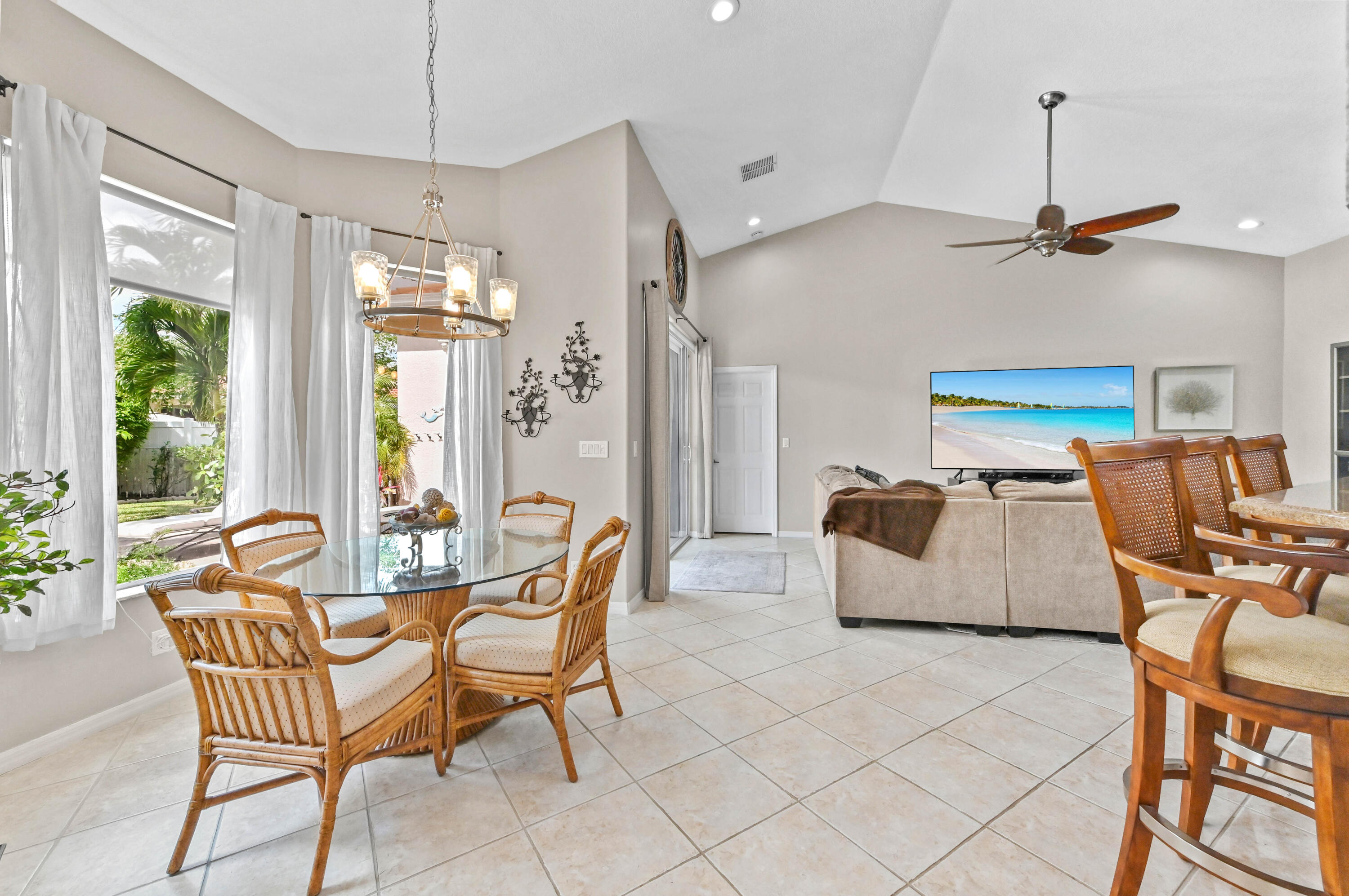 ANDROS ISLE - Residential