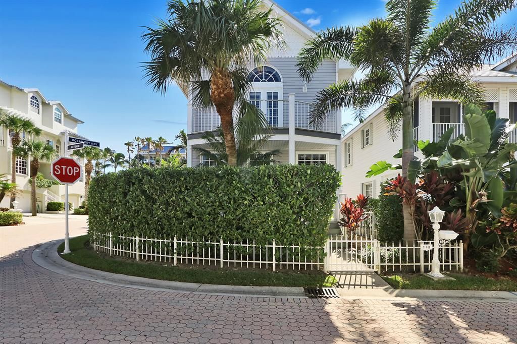 Photo of 148 Key Lane, Jupiter, FL 33477 (MLS # R10701942)