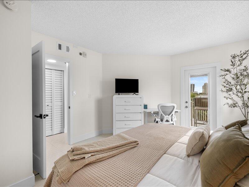 LES PELICANS (THE PELICANS) CONDO - Residential