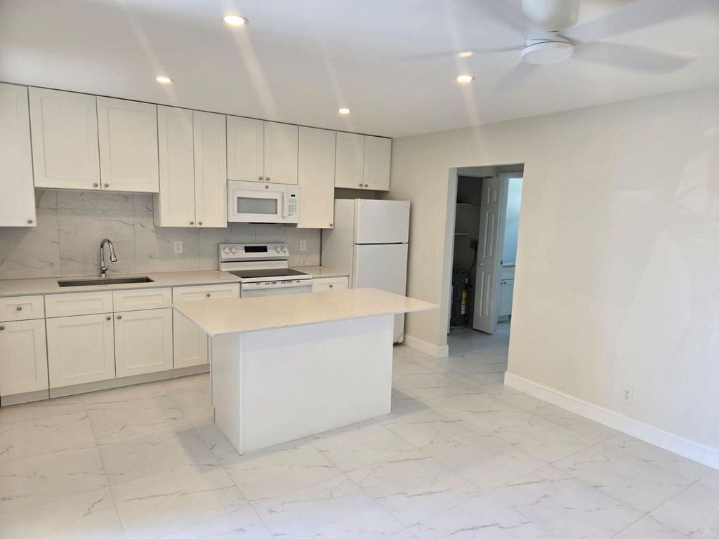 Photo of 620 S Broadway #4, Lantana, FL 33462 (MLS # B26011180)