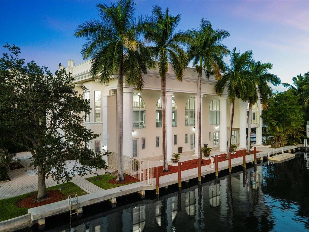 Photo of 414 Riviera Isle Drive, Fort Lauderdale, FL 33301 (MLS # B26018349)