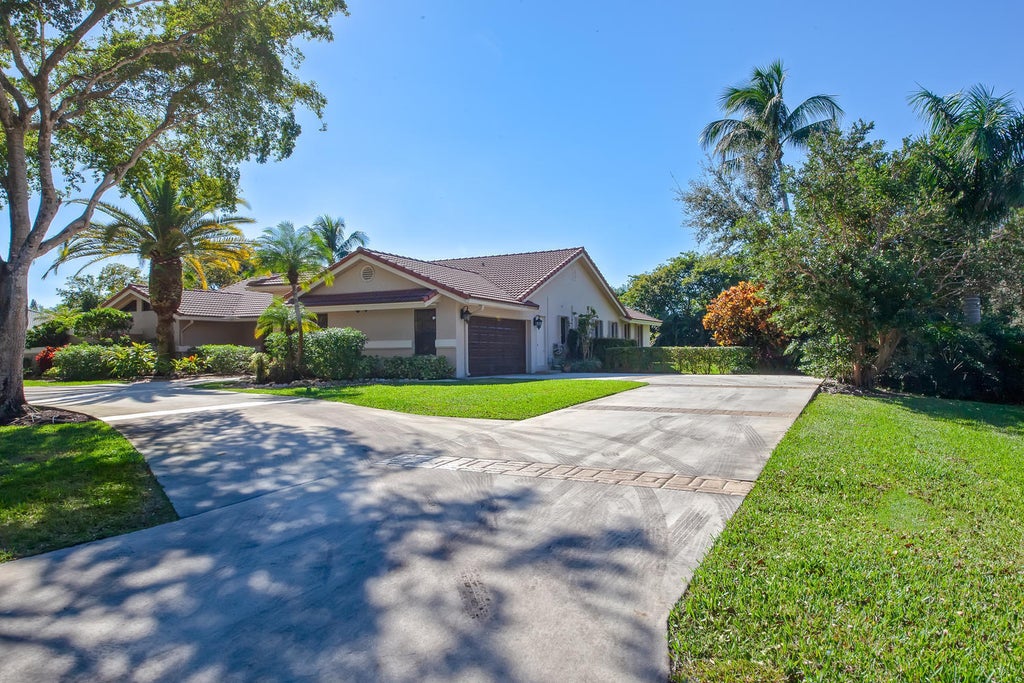 Photo of 6931 W Cypresshead Drive, Parkland, FL 33067 (MLS # B26082829)