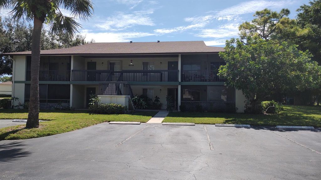 Photo of 6314 Chasewood Drive #B, Jupiter, FL 33458 (MLS # R11005413)