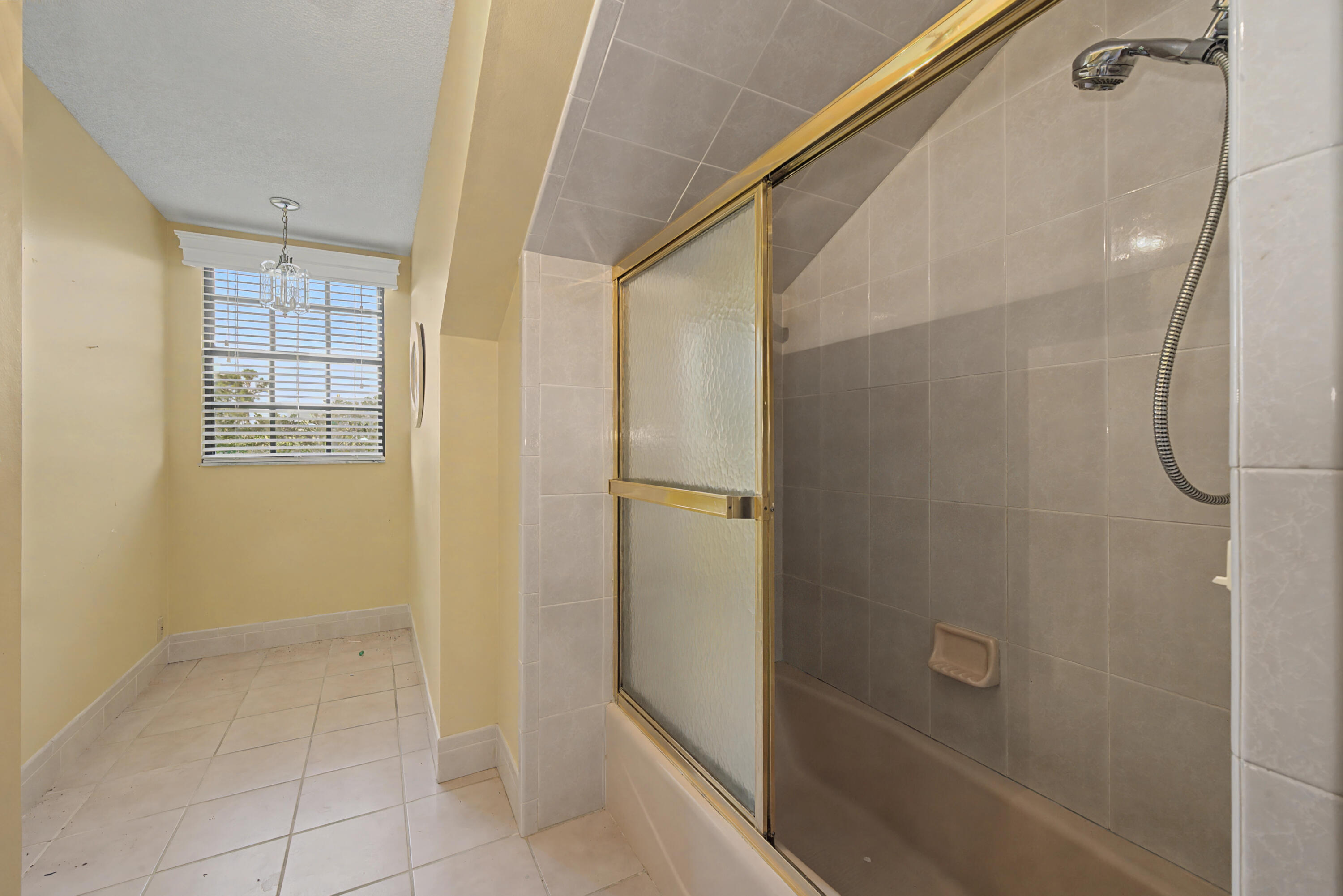 MOON RANCH ACRES - Residential