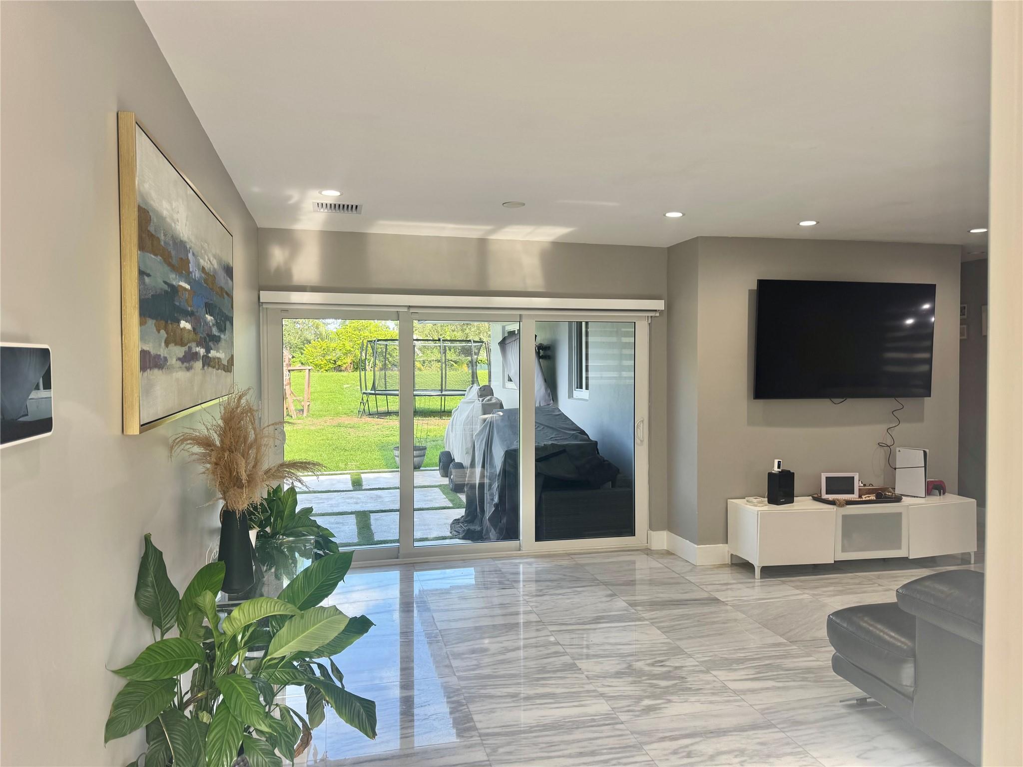 Miami Lakes Sec 01 - Residential