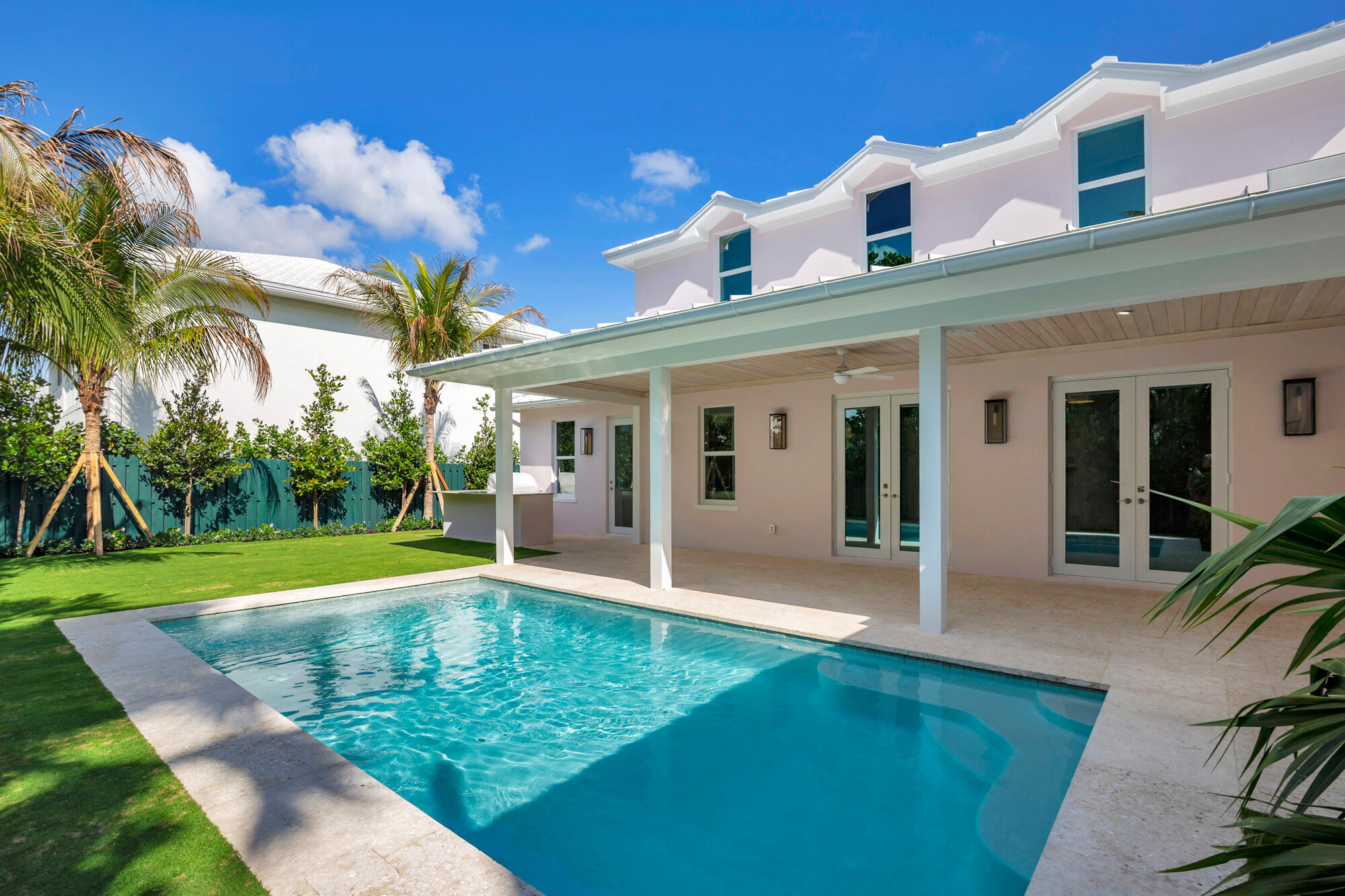 EDGEWATER - Residential