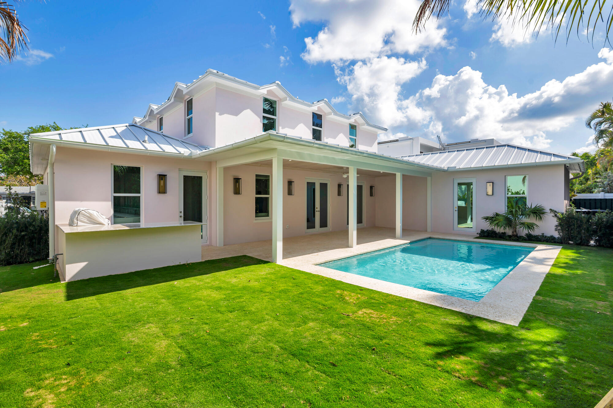 EDGEWATER - Residential