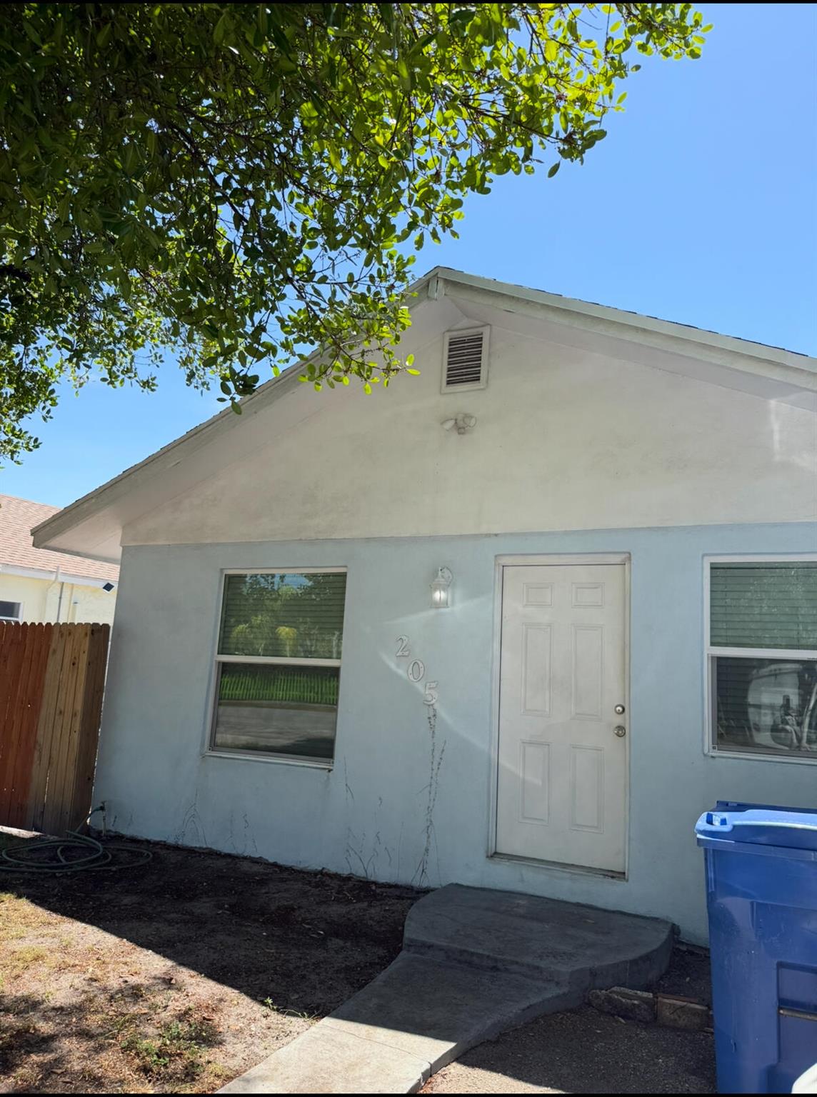 Welcome to 205 N Oak in downtown Lantana, Fl...10min walk to the beach. Walking distance to shops, restaurants, grocery store, Pharmacy and post office. Renovated 2bed / 1bath single family home. The house has impact windows and doors. The house has central AC and brand new hot water tank. Nice fenced in backyard. The kitchen and bathroom are nicely updated. Each bedroom has its own closet. The property is under agreement with a property management company to address any issues in a timely manner.
