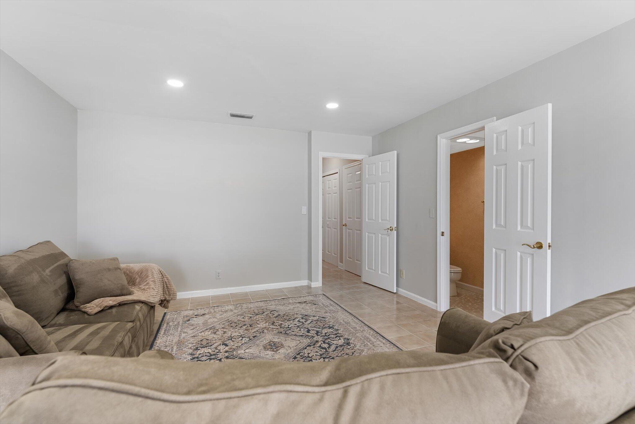 Hillsboro Beach & Yacht - Residential Lease