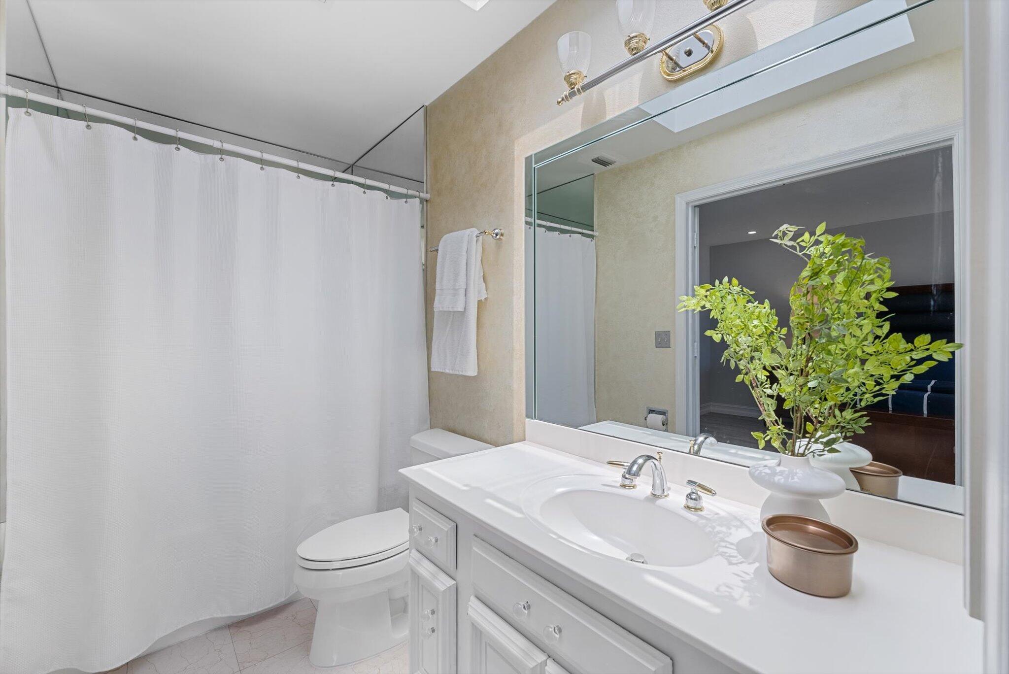 Hillsboro Beach & Yacht - Residential Lease