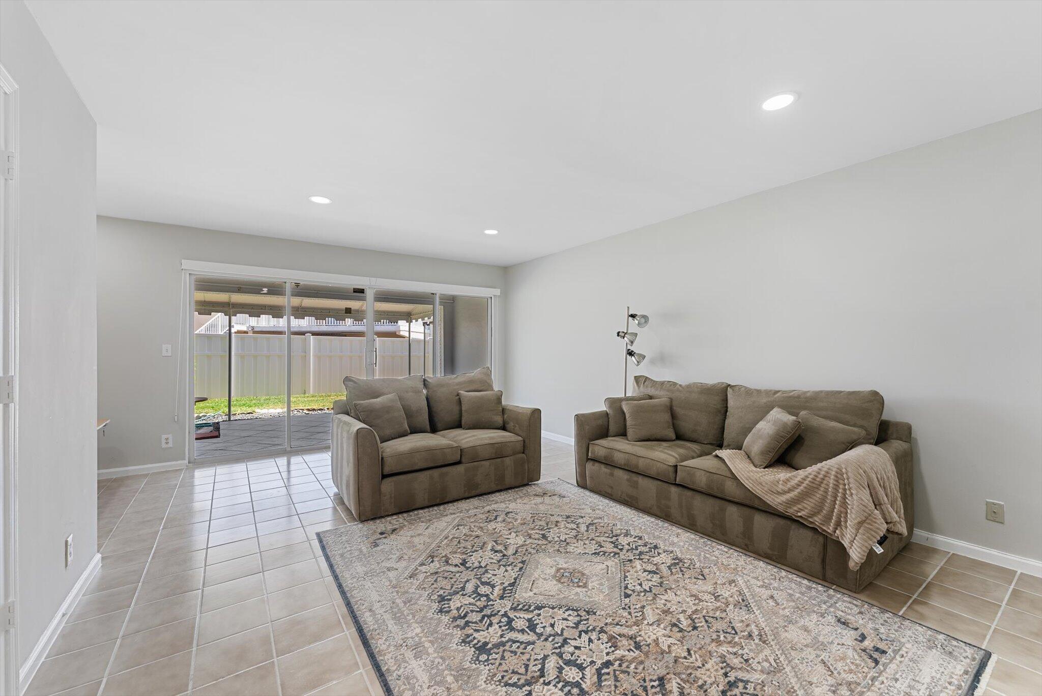 Hillsboro Beach & Yacht - Residential Lease