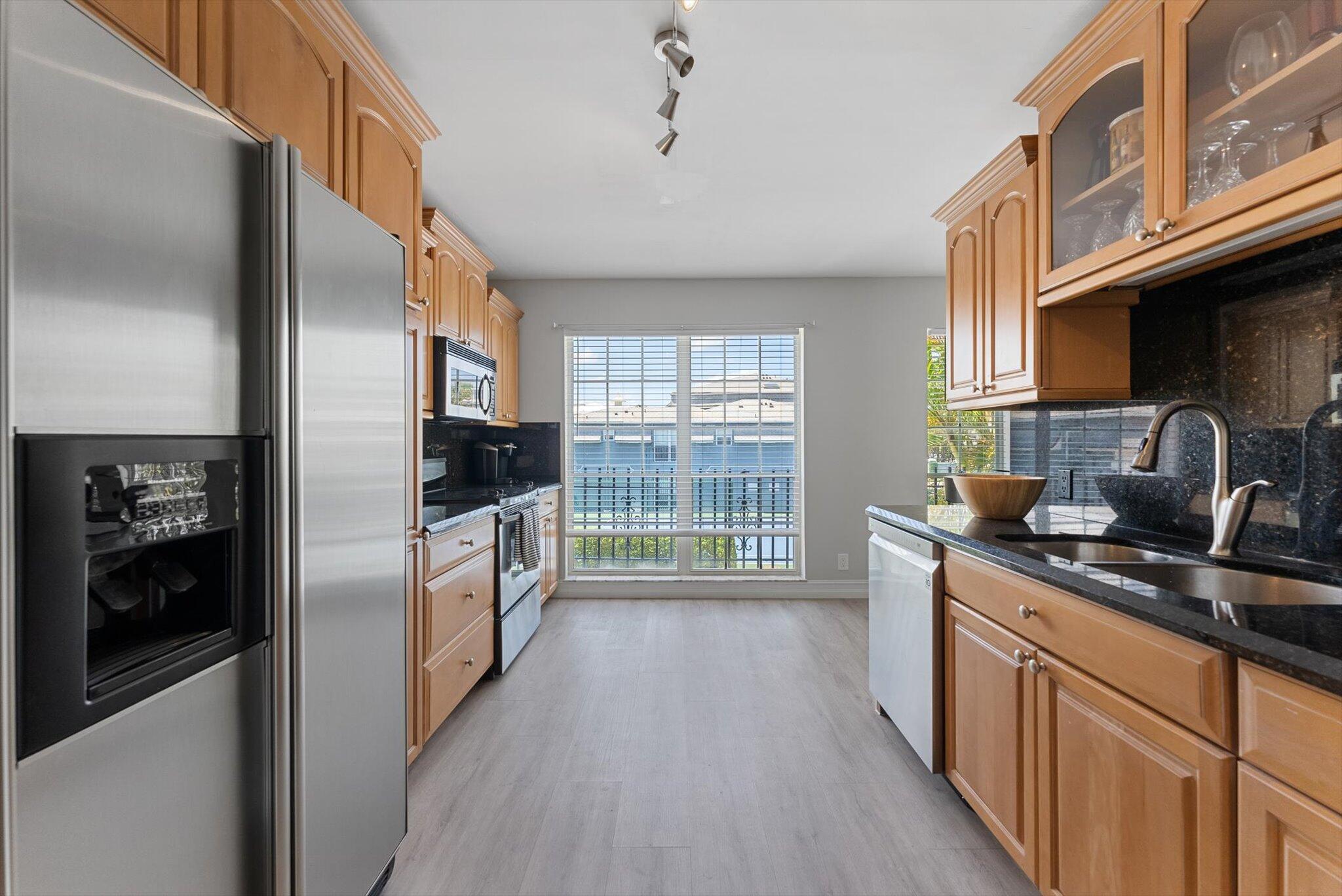 Hillsboro Beach & Yacht - Residential Lease