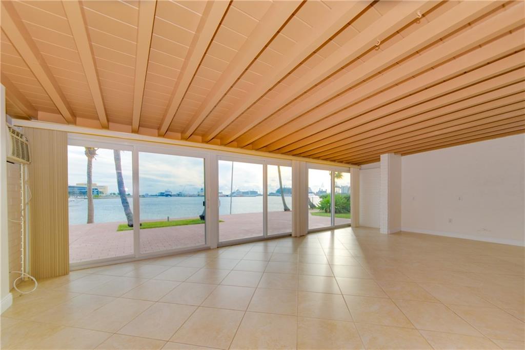 HARBOUR HEIGHTS - Residential Lease