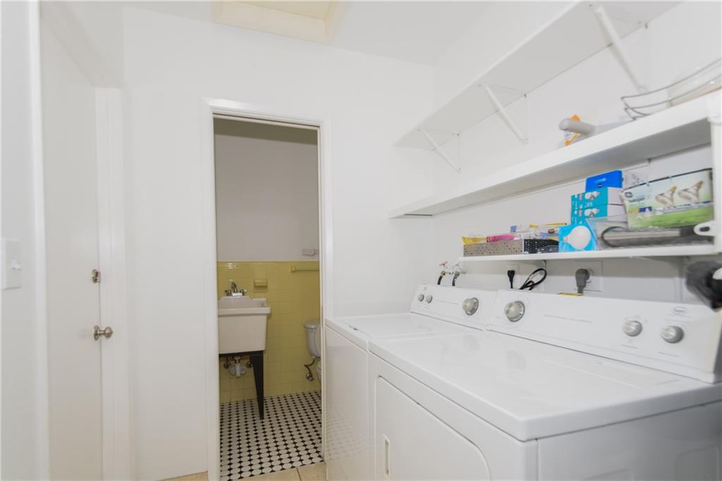 HARBOUR HEIGHTS - Residential Lease