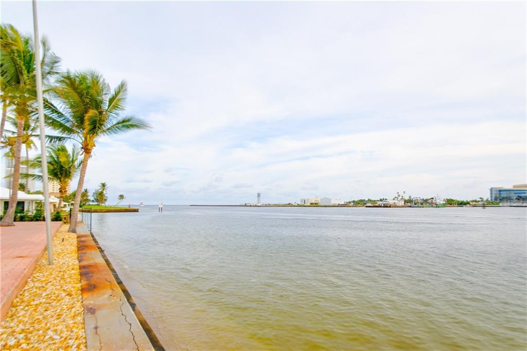 HARBOUR HEIGHTS - Residential Lease