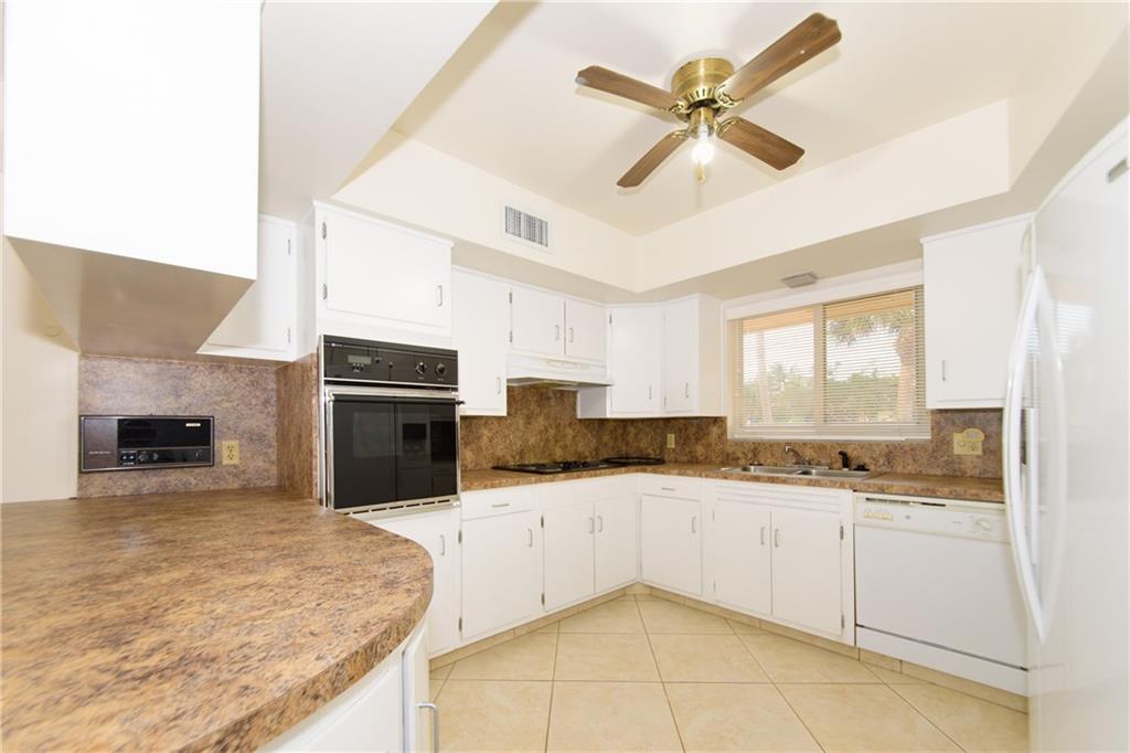 HARBOUR HEIGHTS - Residential Lease