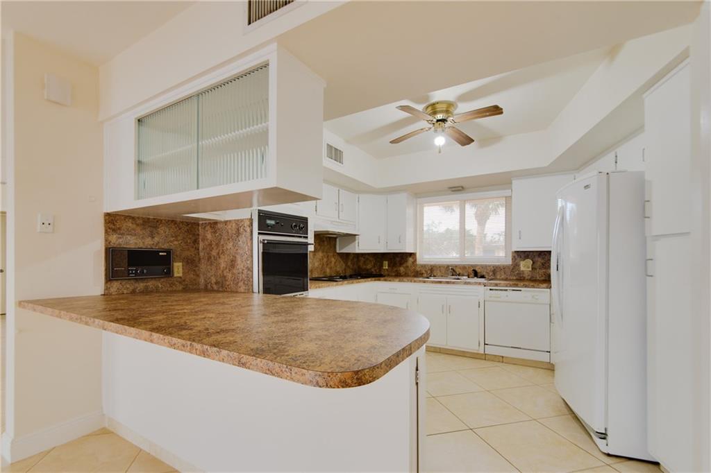 HARBOUR HEIGHTS - Residential Lease