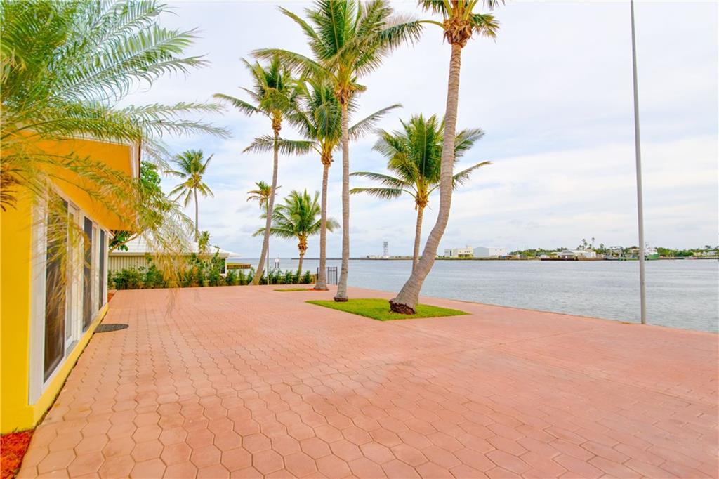 HARBOUR HEIGHTS - Residential Lease