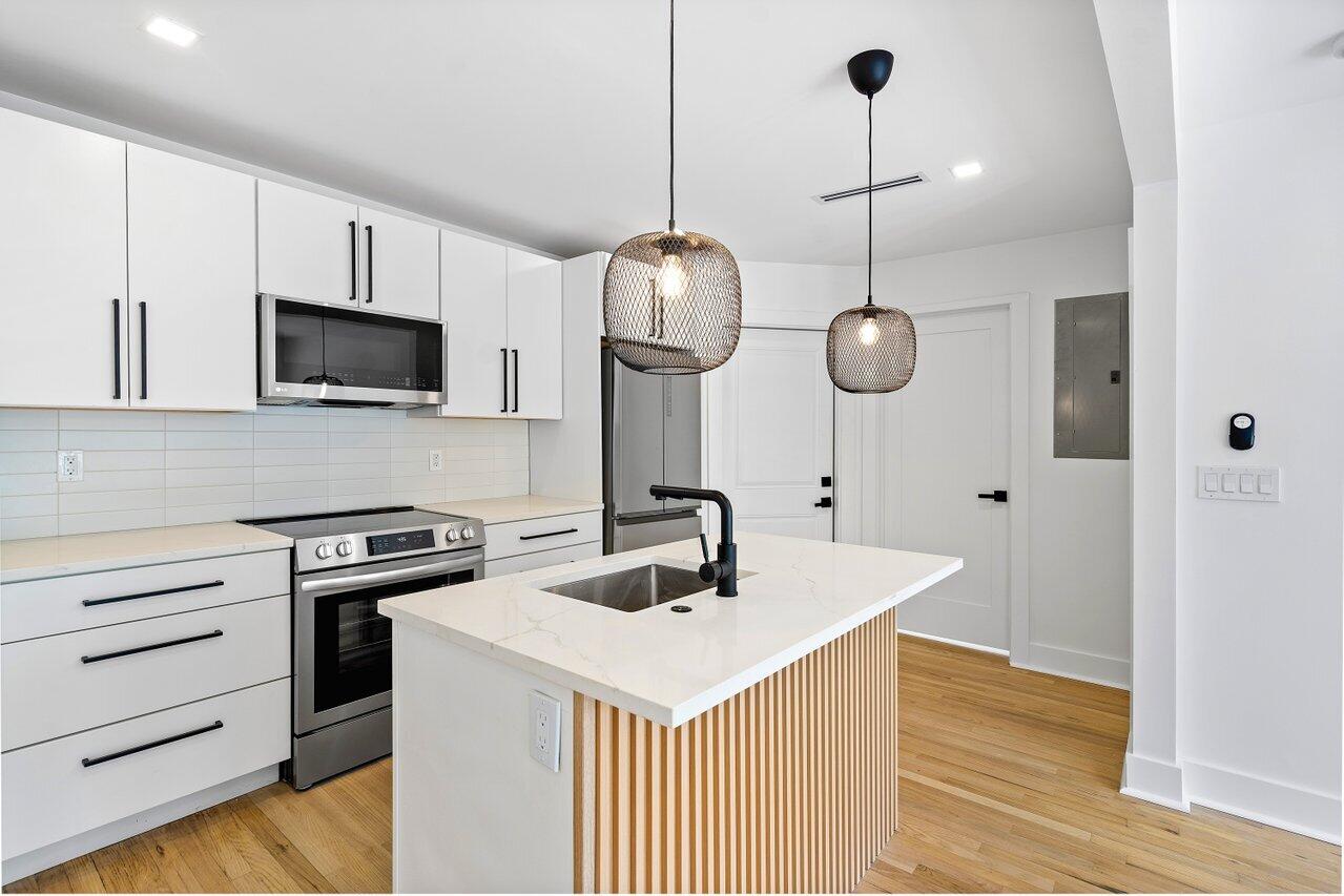401 NE 2nd Avenue 3
