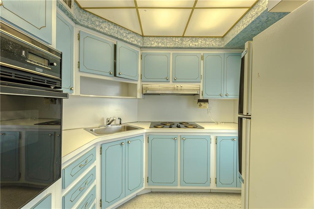 VENETIAN PARK - Residential