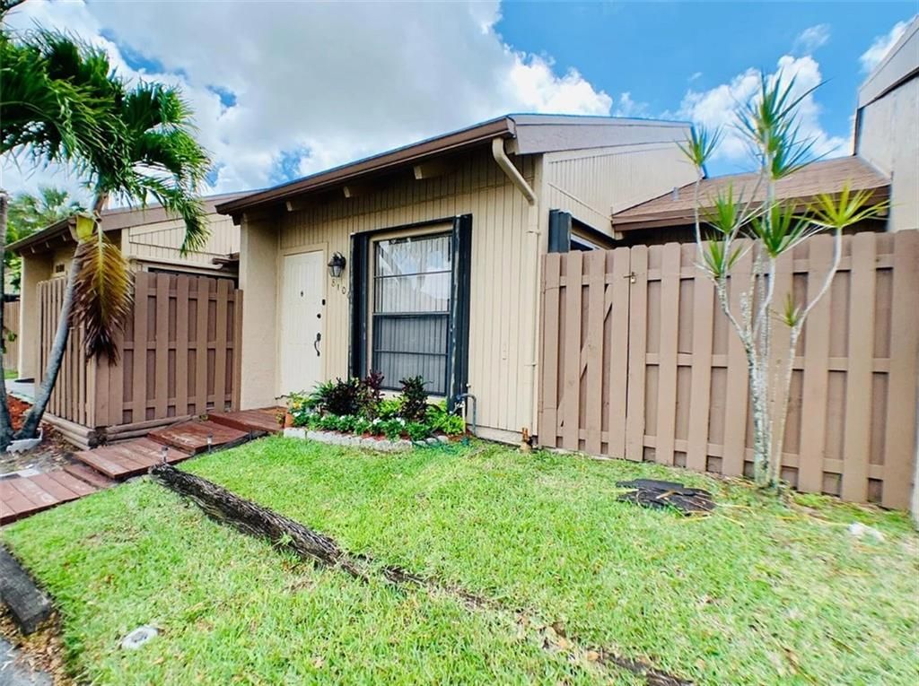 Photo of 8106 SW 20th Ct #8106, Davie, FL 33324 (MLS # F10365685)