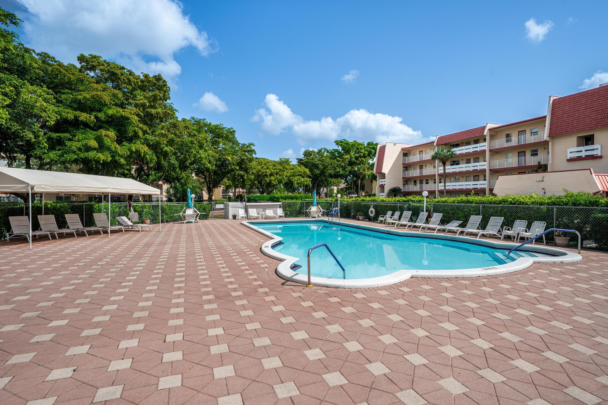 ORIOLE GOLF & TENNIS CLUB - Residential Lease