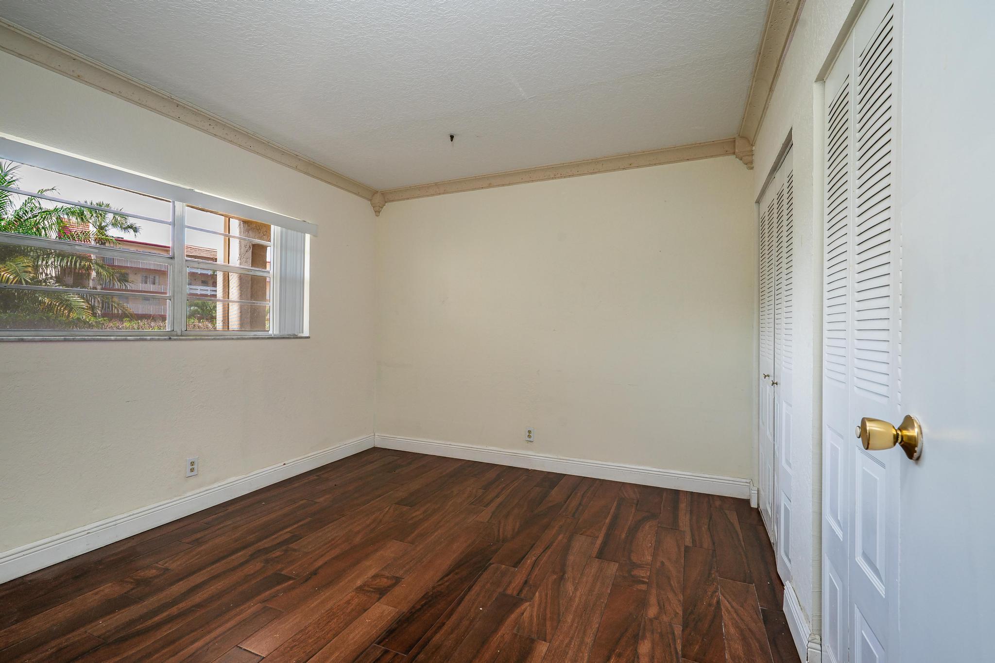 ORIOLE GOLF & TENNIS CLUB - Residential Lease
