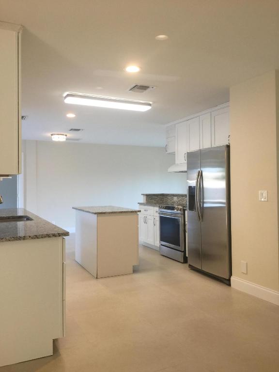BOCA RATON SQUARE UNIT 7 - Residential Lease