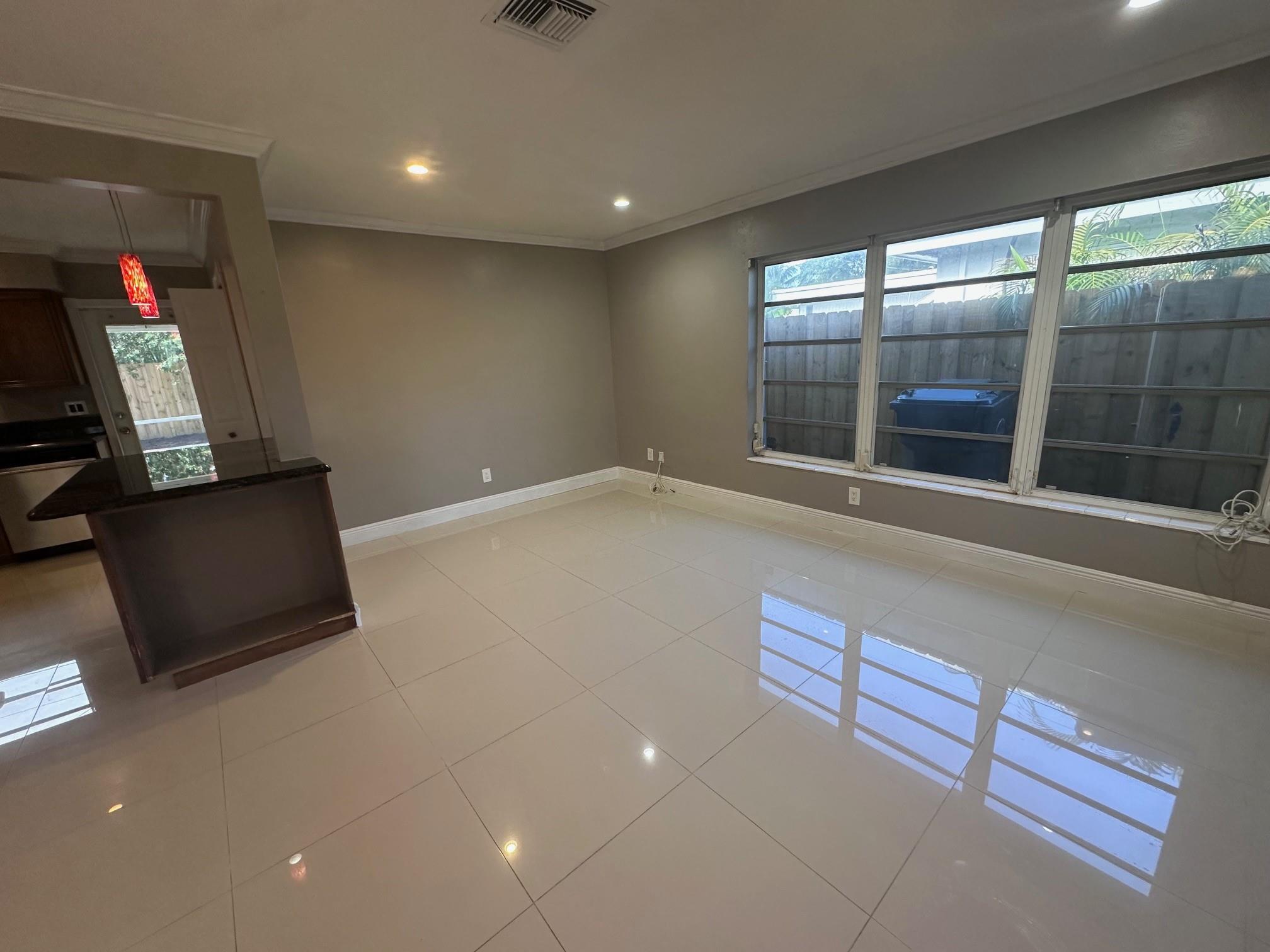 North Andrews Gardens Fir - Residential Lease