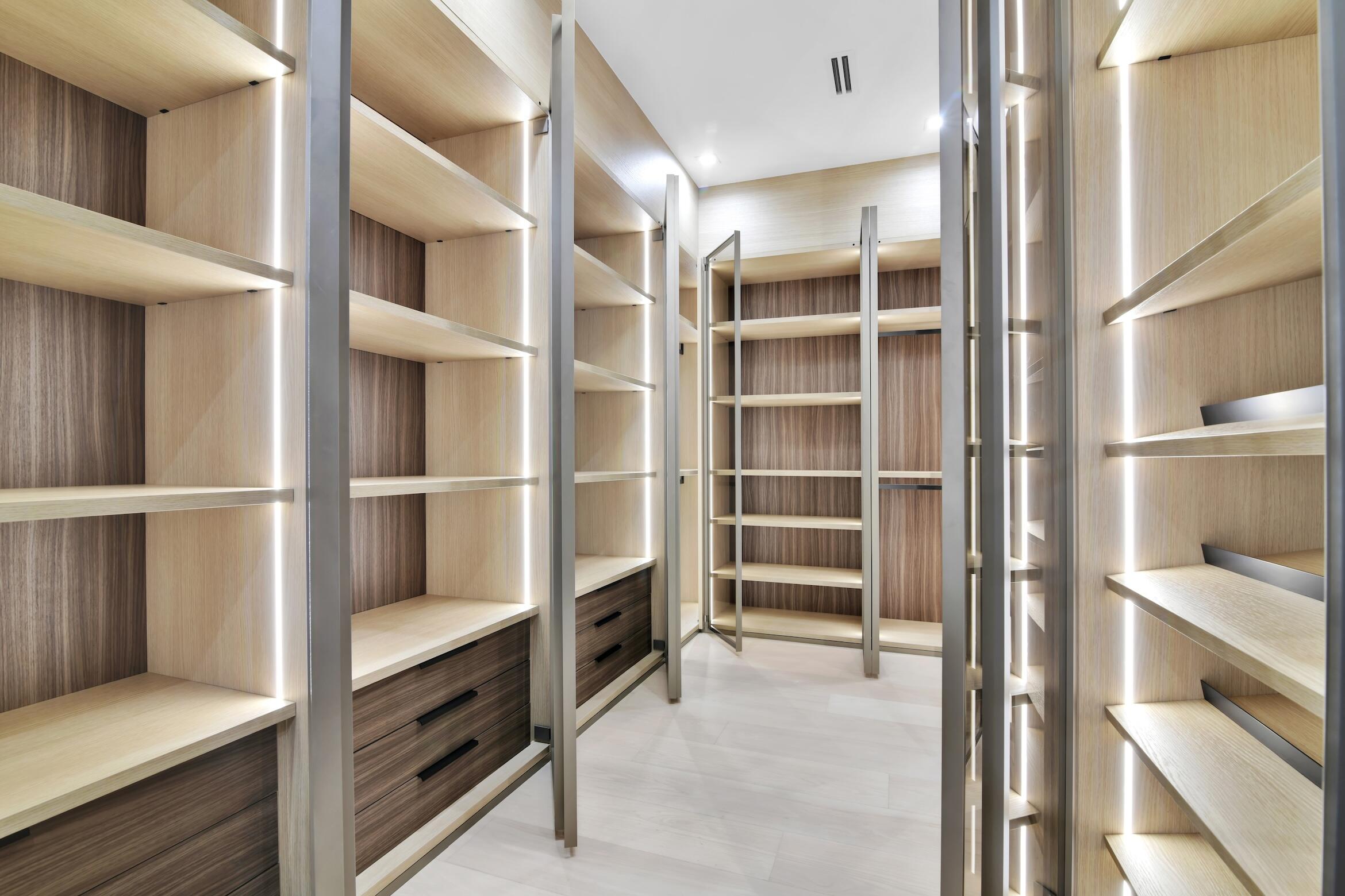 KINGS COURT - Residential