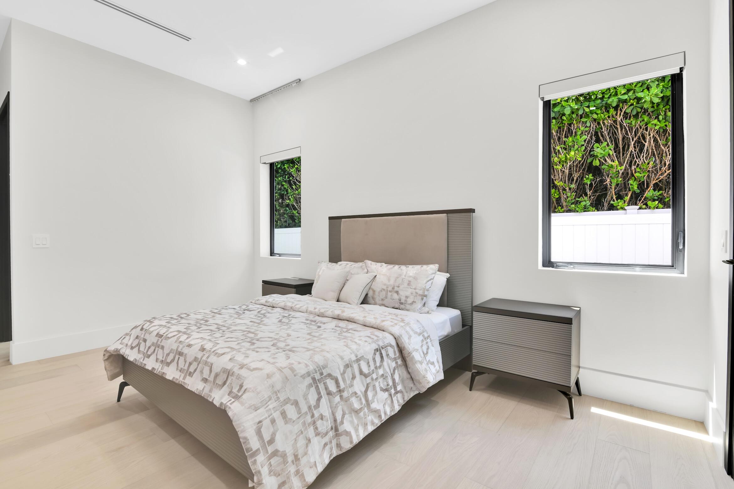 KINGS COURT - Residential