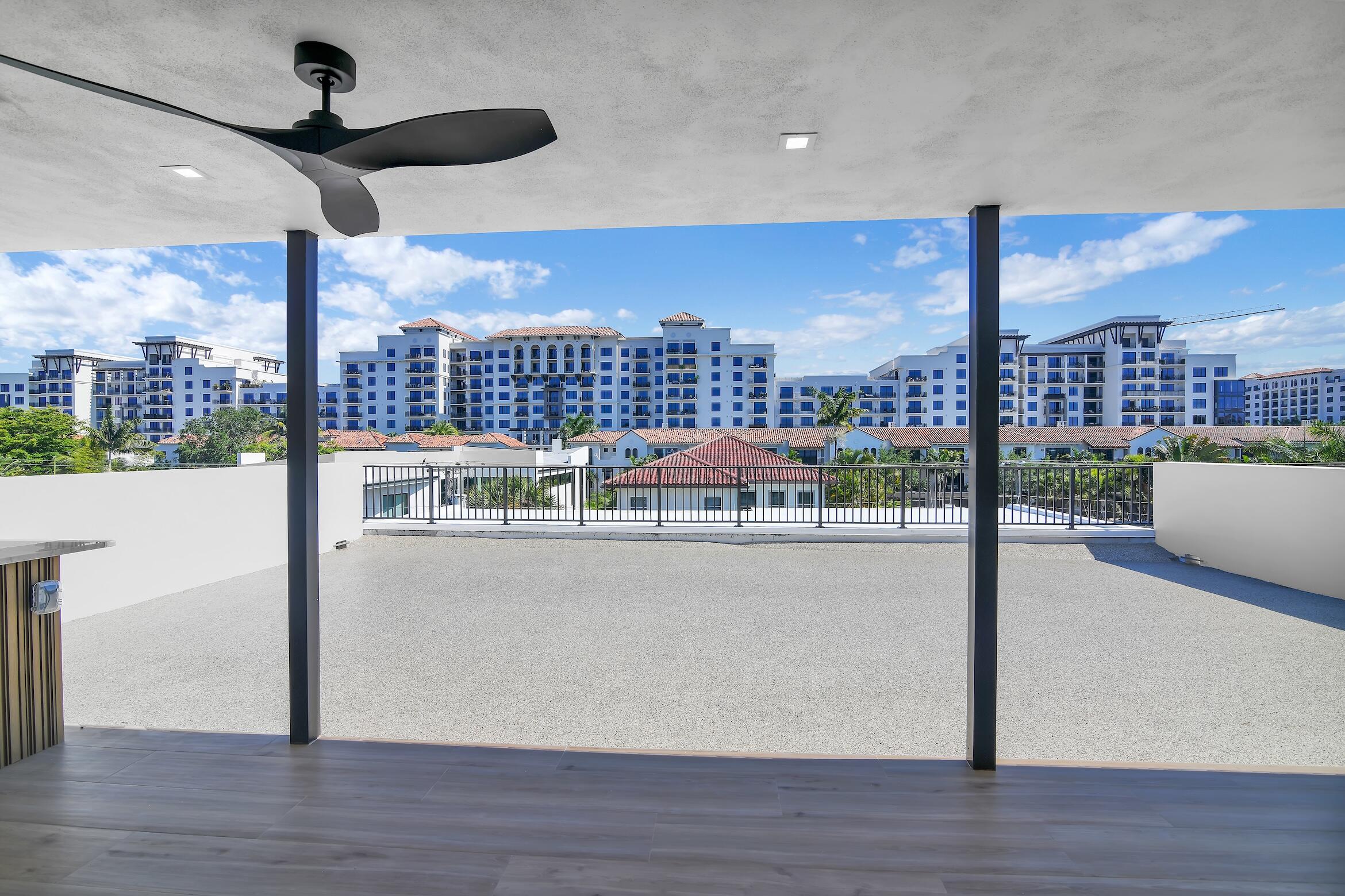 KINGS COURT - Residential