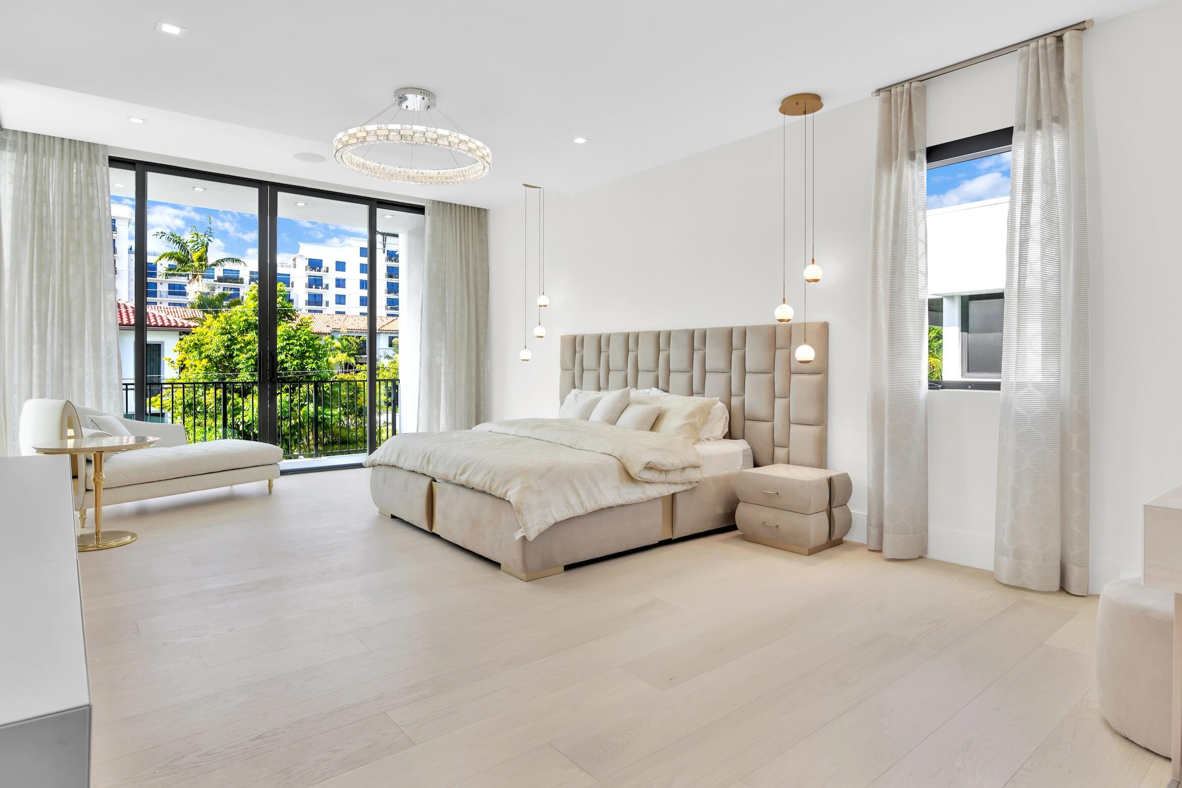 KINGS COURT - Residential