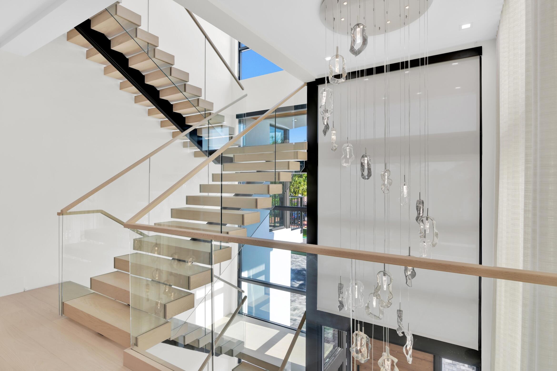 KINGS COURT - Residential