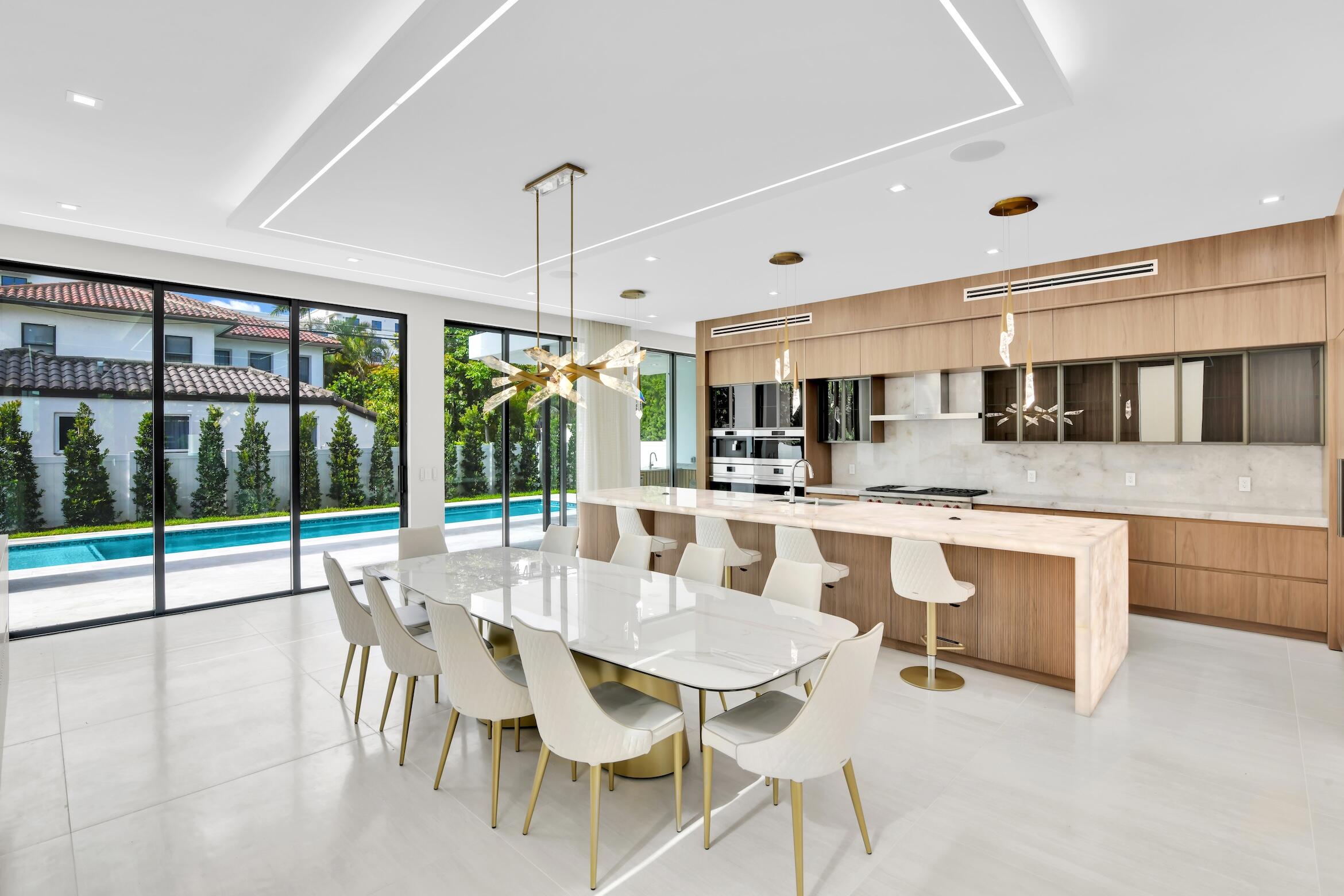 KINGS COURT - Residential