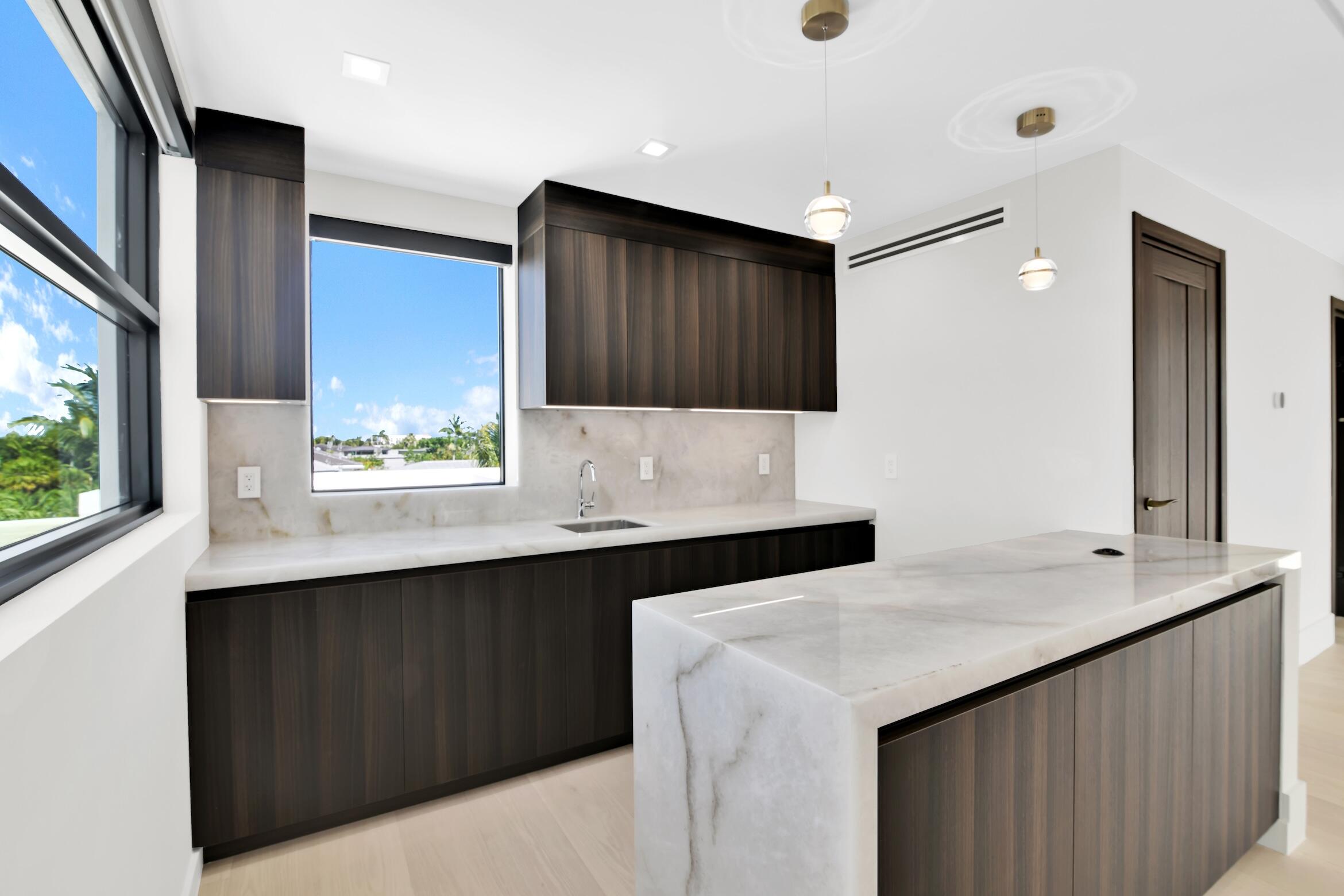 KINGS COURT - Residential