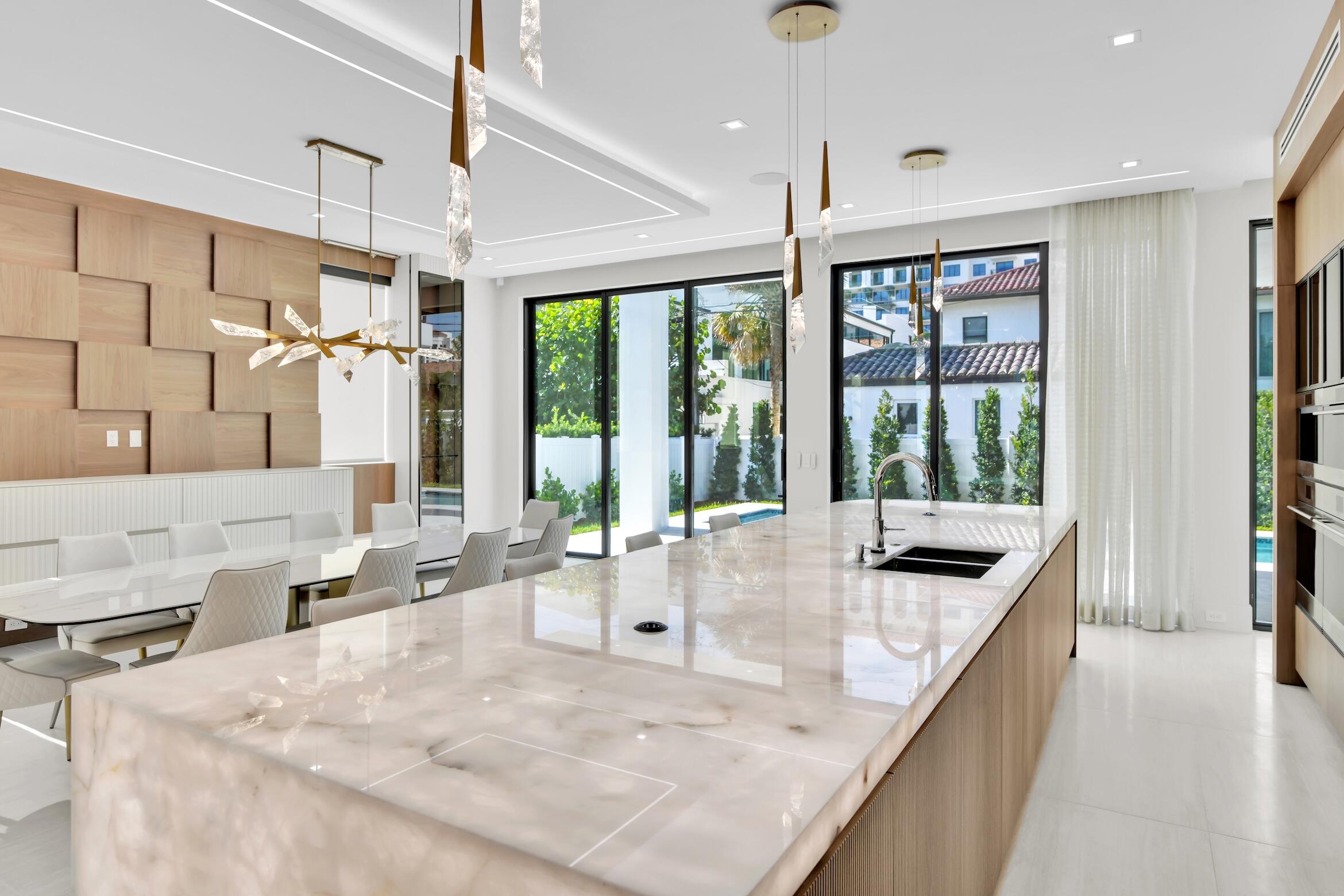 KINGS COURT - Residential