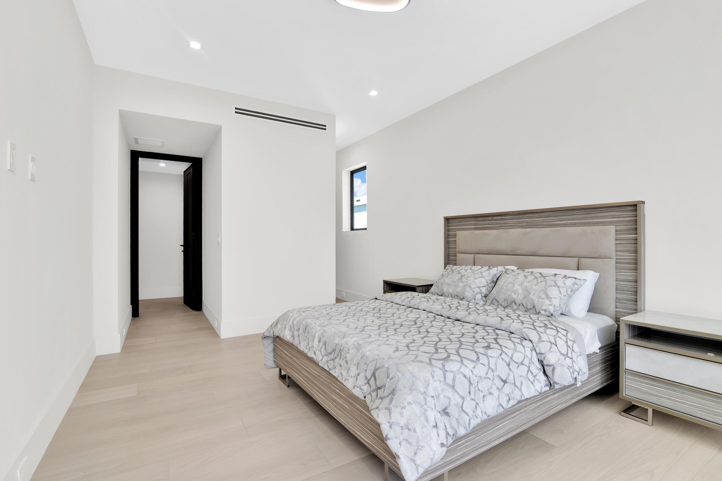 KINGS COURT - Residential