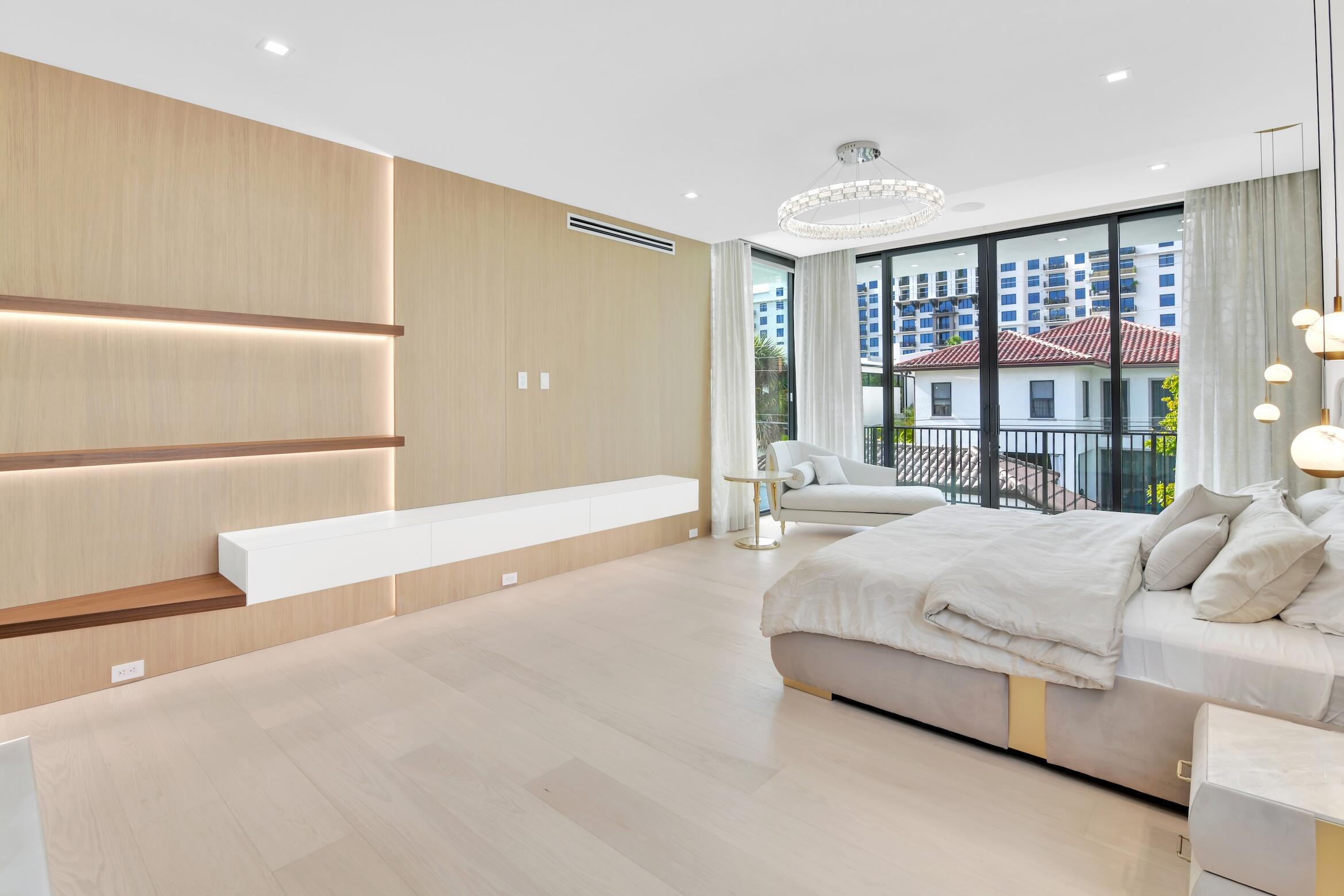 KINGS COURT - Residential