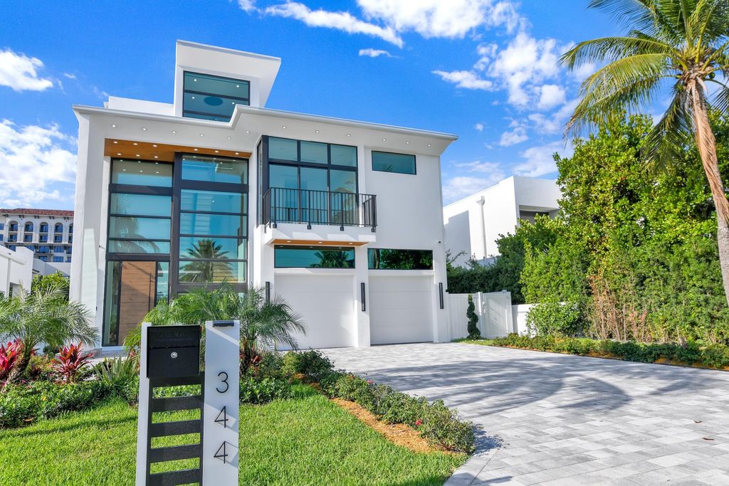 Photo of 344 NE 2nd Street, Boca Raton, FL 33432 (MLS # B26030369)
