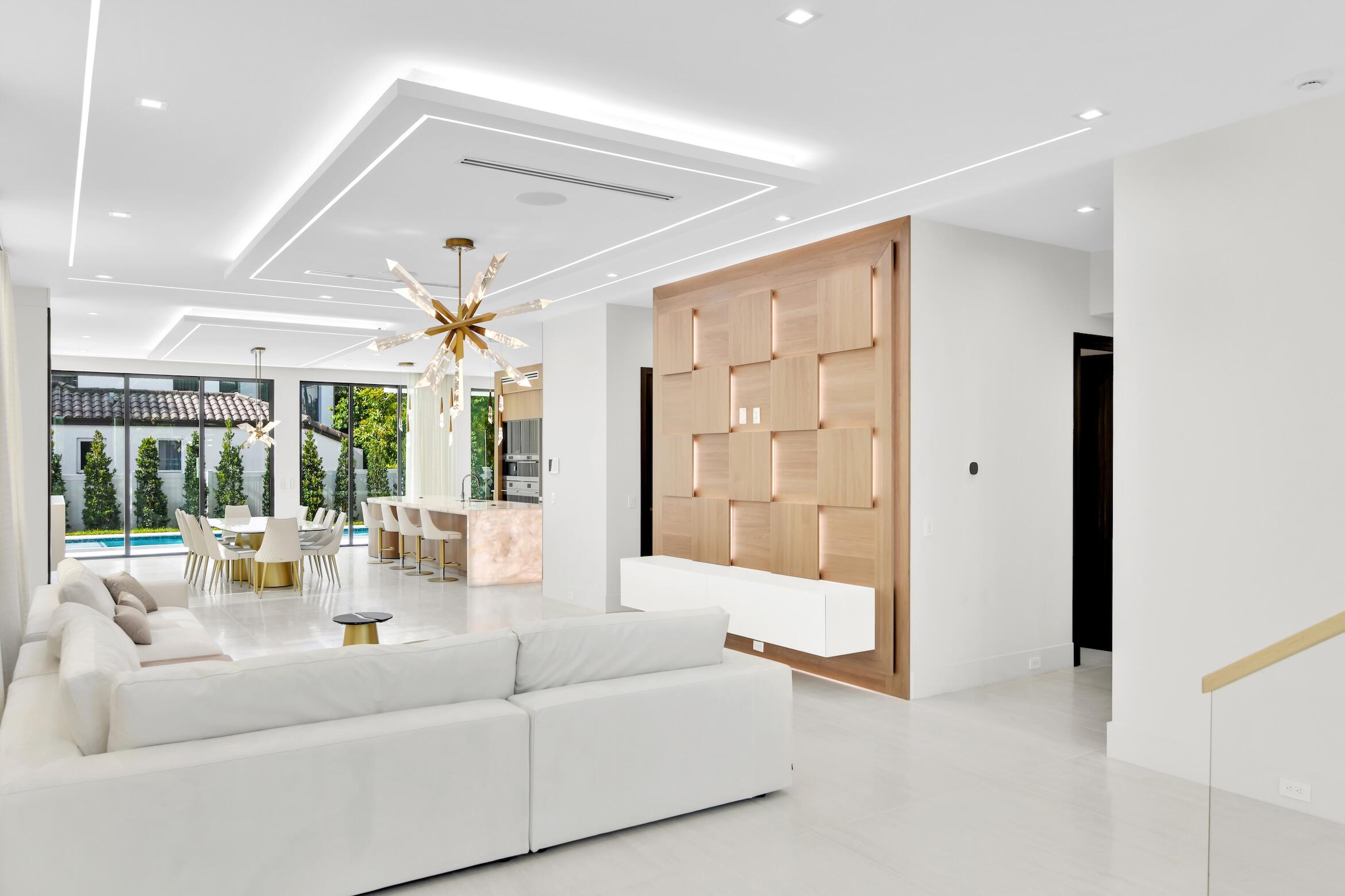 KINGS COURT - Residential