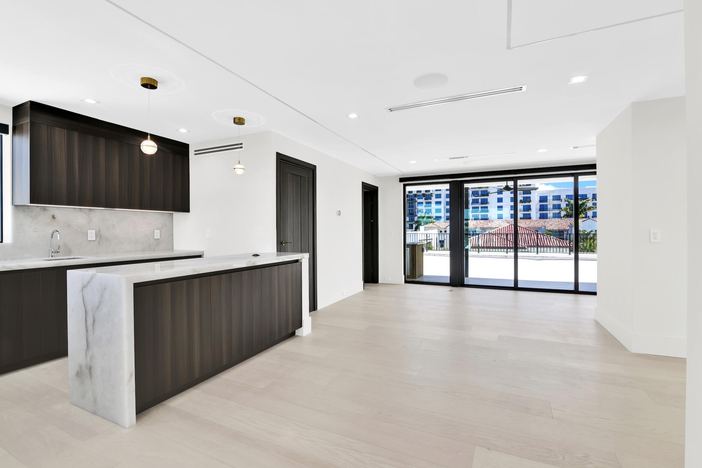 KINGS COURT - Residential