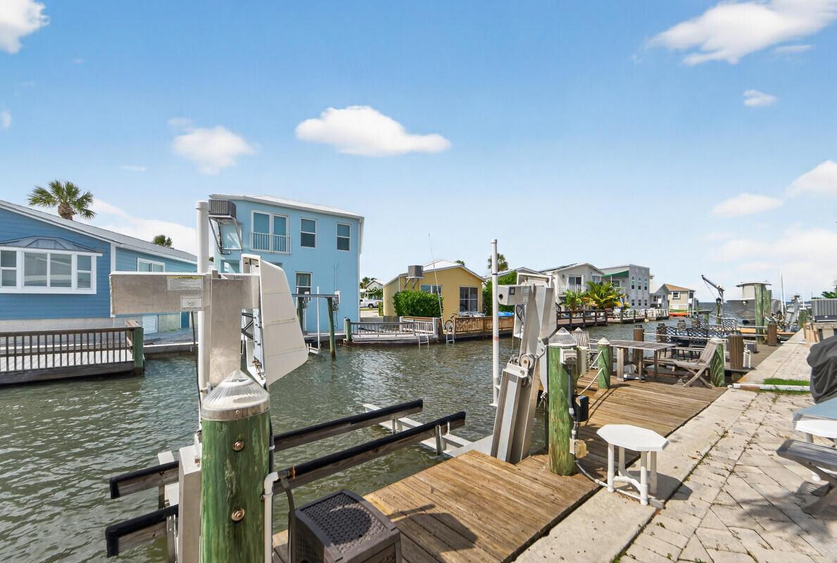 142 Nettles Boulevard