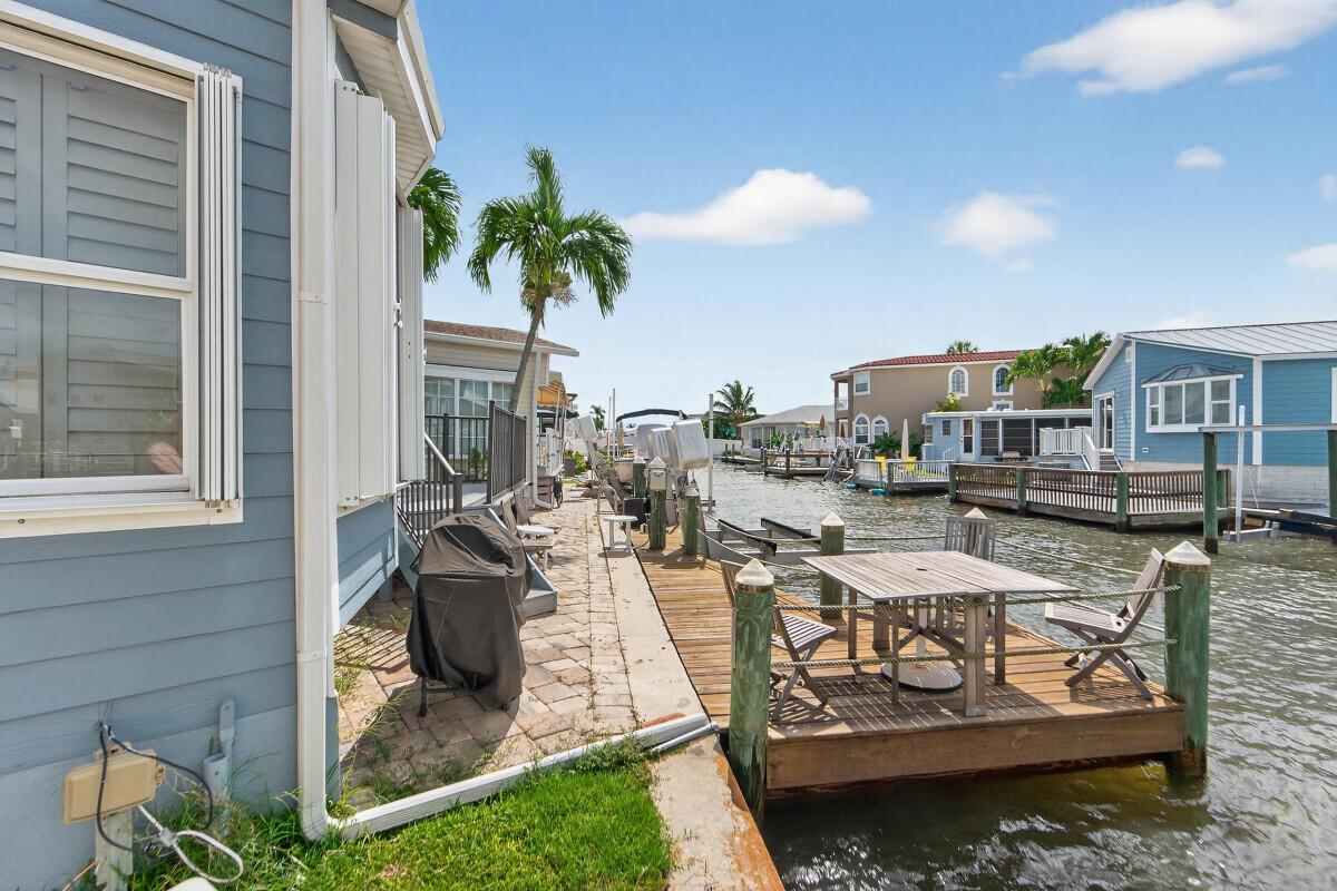 142 Nettles Boulevard
