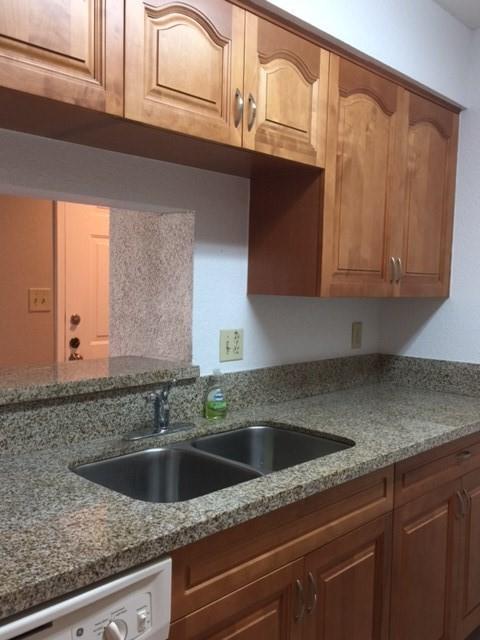 Savannah At  Riverside Dr - Residential Lease