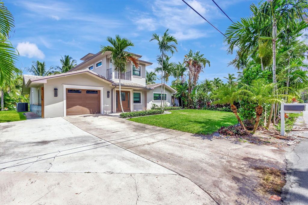 Photo of 400 Venice Drive, Boynton Beach, FL 33426 (MLS # R10989992)