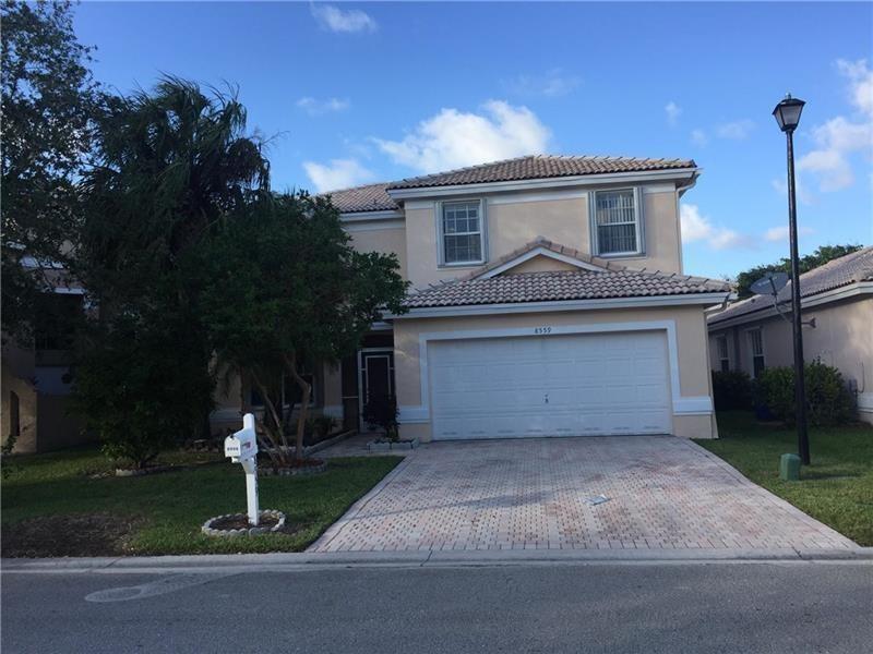 Beautiful 4/2.5 single family home located in the heart of Coral Springs, Gated community, upgraded kitchen, bath , wood floor upstairs tiles on downstairs. Hurry will not last long. Credit Require 650+
Easy to show
