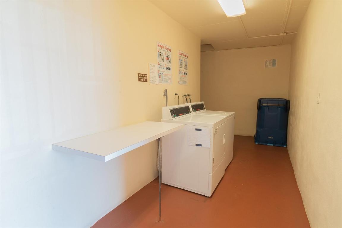 HOLLYBROOK GOLF AND - Residential