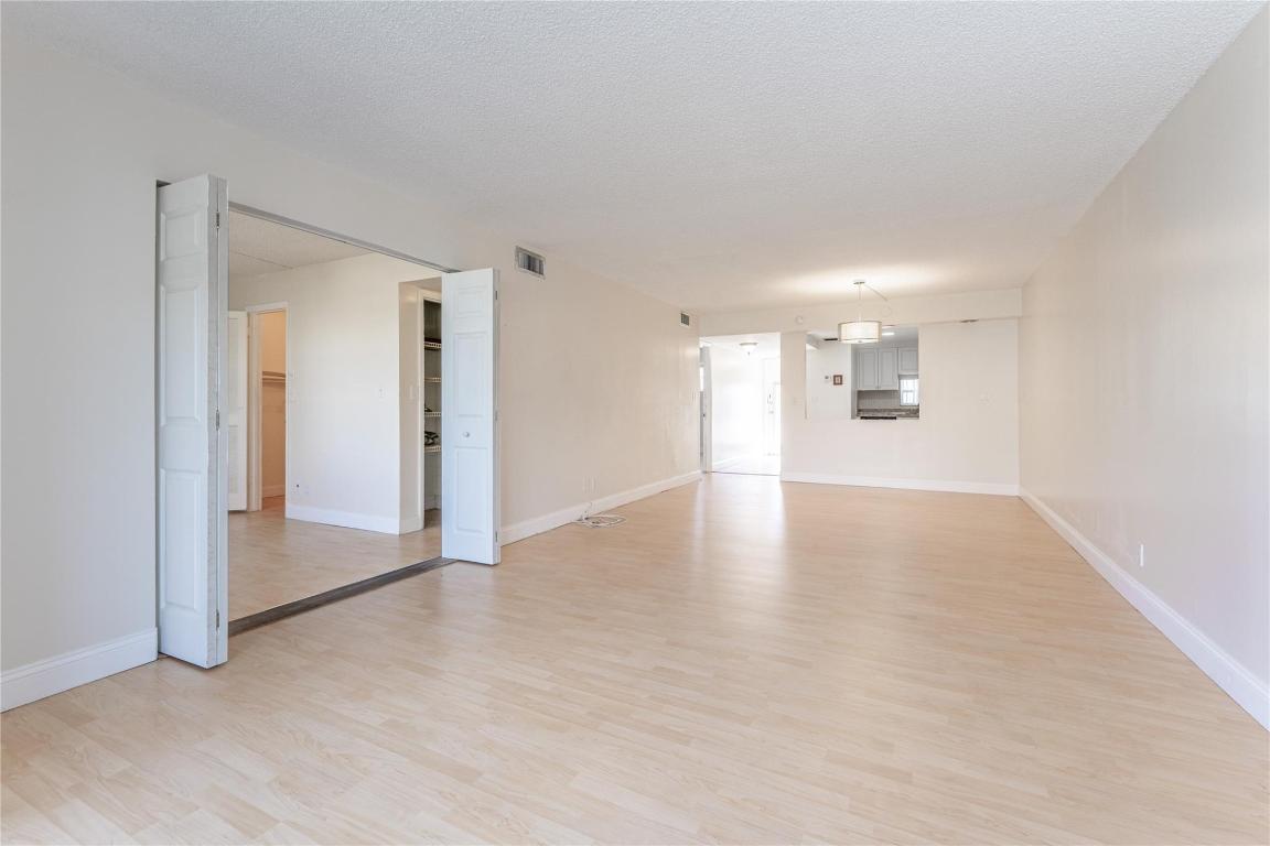 HOLLYBROOK GOLF AND - Residential