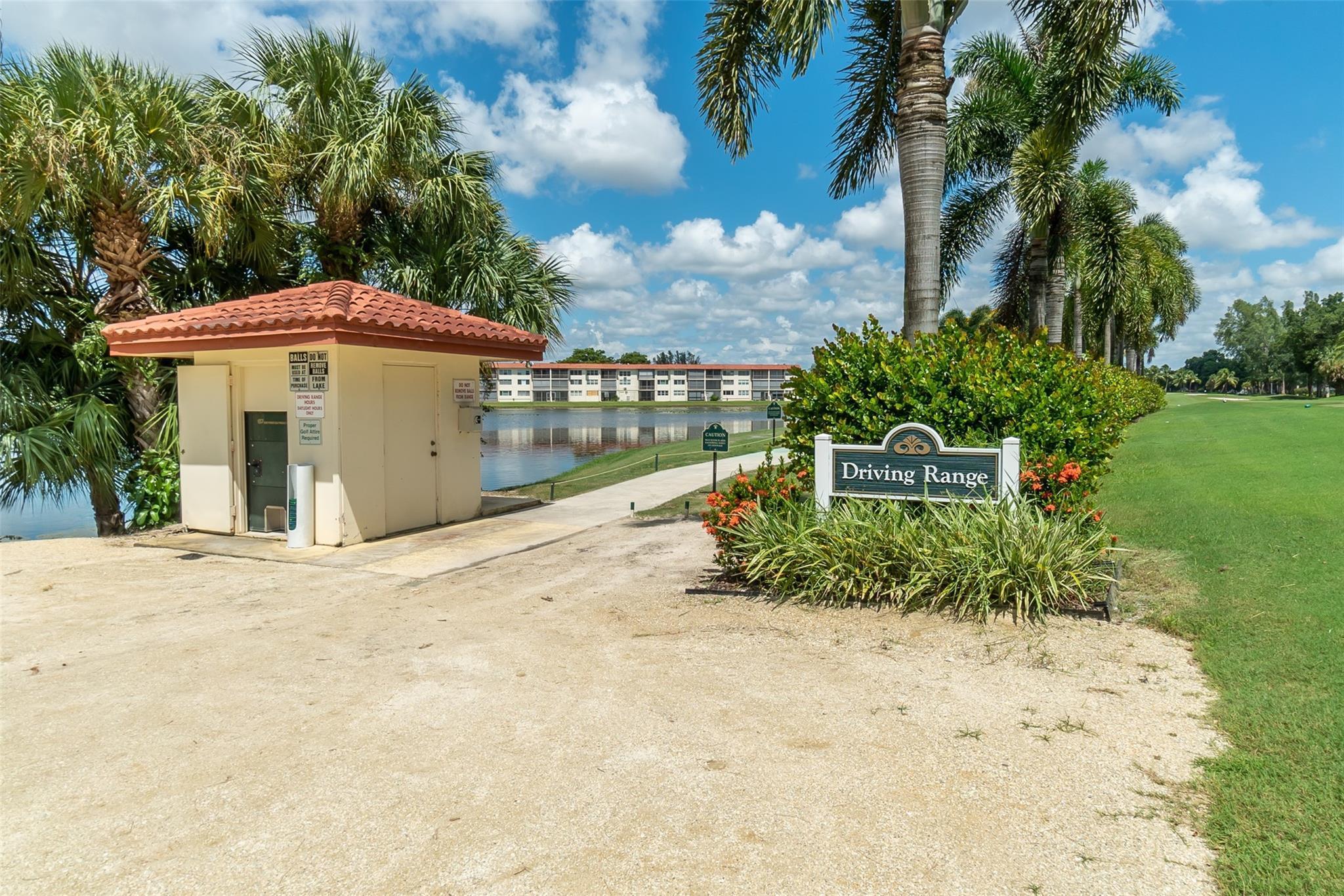 HOLLYBROOK GOLF AND - Residential